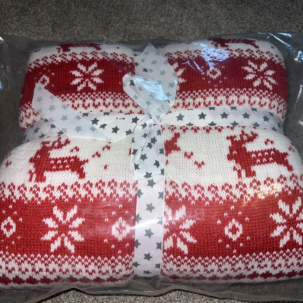 NIP Victoria’s Secret Pink Sherpa Sweater Blanket  Deer Snowflake Red Off/White